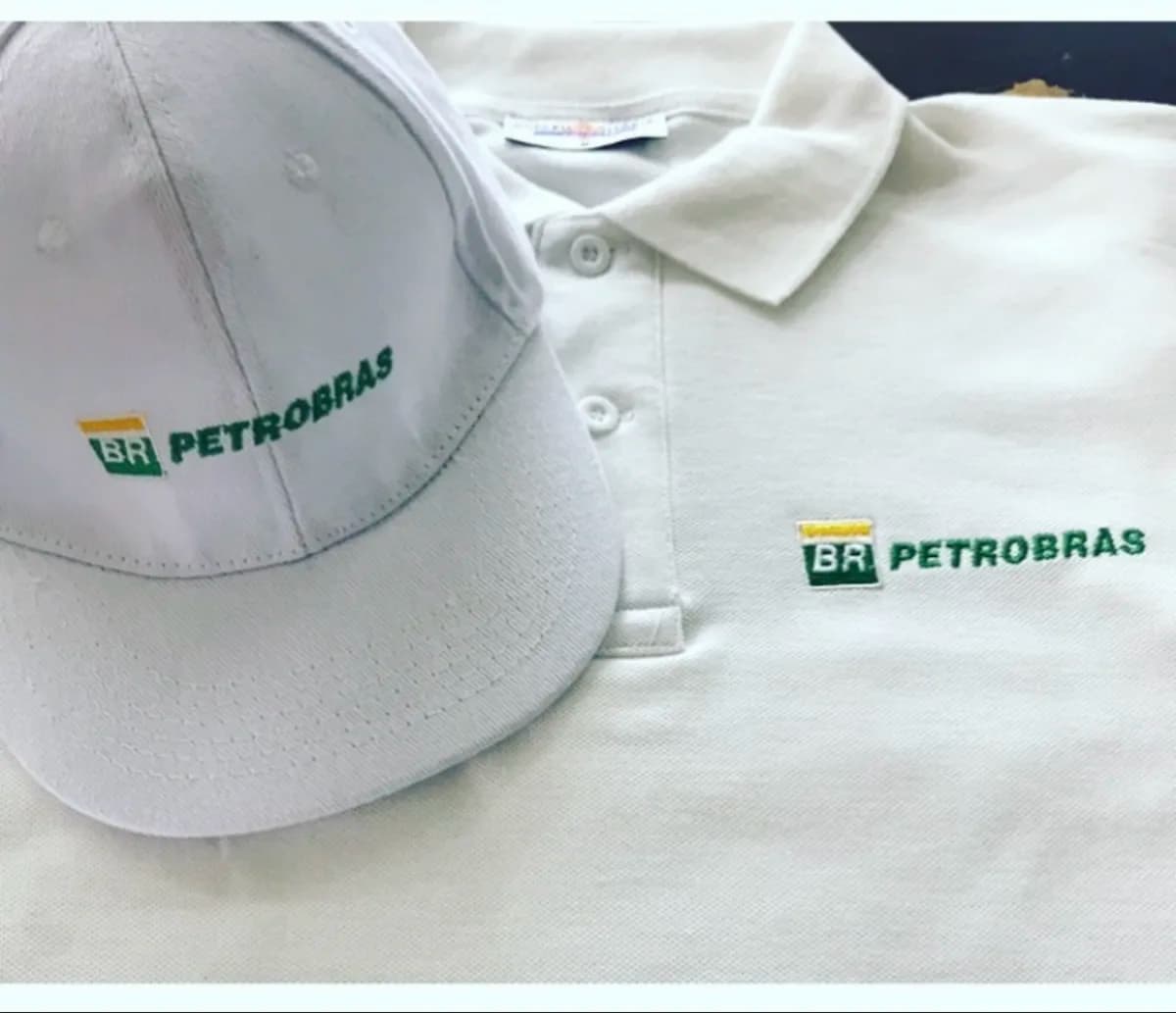 Polera piqué, Jockey para Petrobras — Bordado